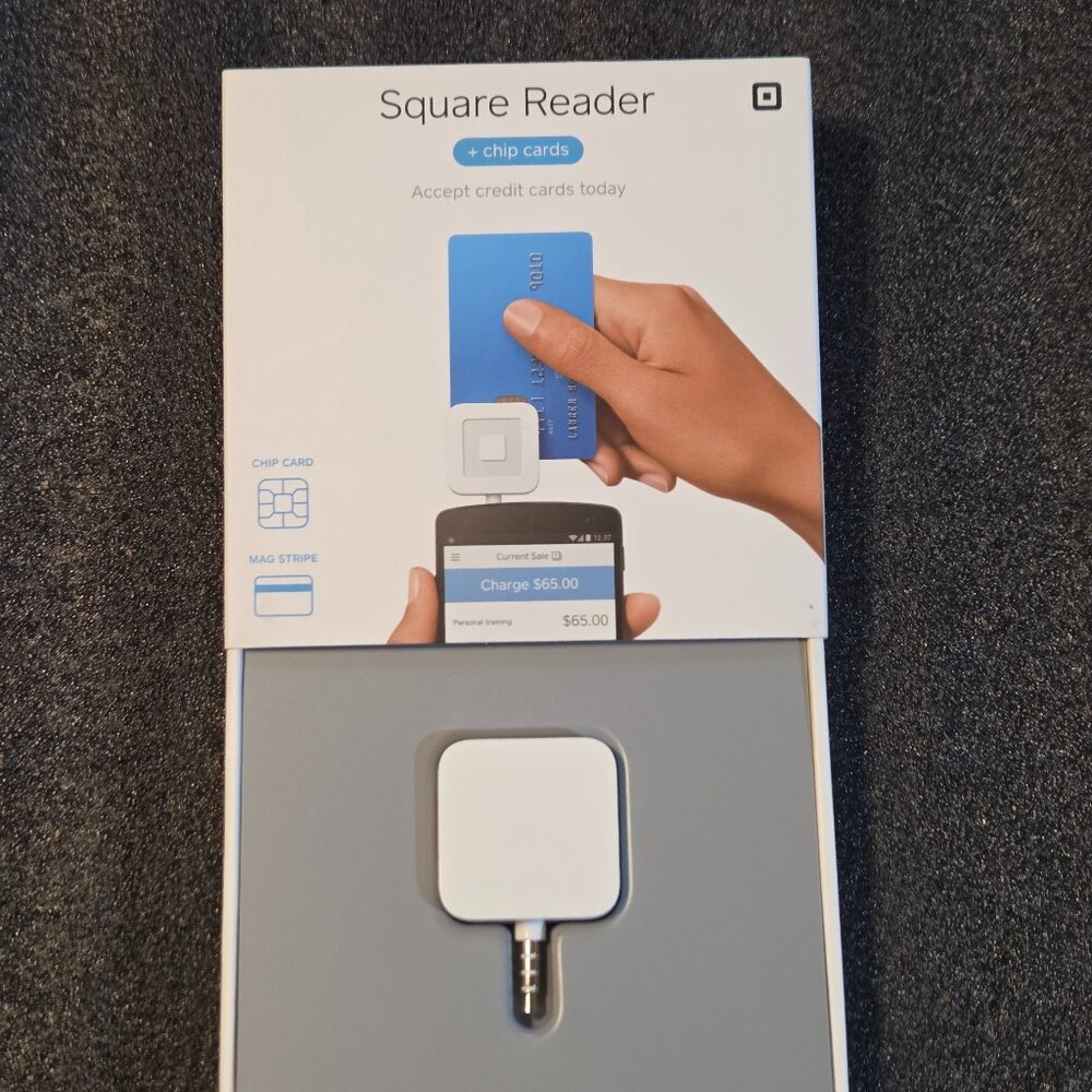 SQUARE  Magstripe Swipe & Chip Credit Card Reader for Apple & Android 3.5mm plug